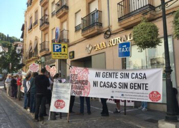 Stop deshaucios Granada solicita nuevamente una mesa de negociación con Caja Rural