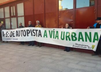 La plataforma Campamento Sí rechaza la clausura de los semáforos de la A-5 y vuelve a reclamar su conversión en una avenida urbana