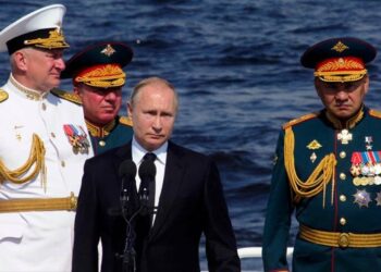 Putin: La Armada rusa está lista para repeler cualquier agresión