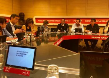 El PSOE acuerda ir a la investidura con un Gobierno en solitario a pesar de contar con 123 diputados