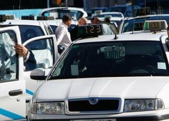 Los asalariados y asalariadas del taxi caldearán agosto en Málaga