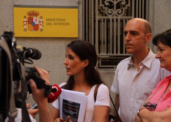 «El Ministerio del Interior miente en sus razones para no cesar al director del CIE de Madrid»