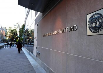 El FMI y Argentina alcanzan un acuerdo para el desembolso de 5.400 millones de dólares