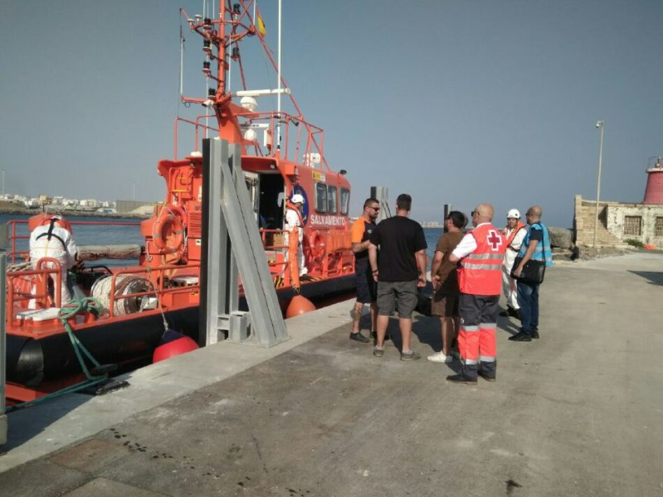 La guardia marroquí empieza a perseguir a pateras en la zona SAR española