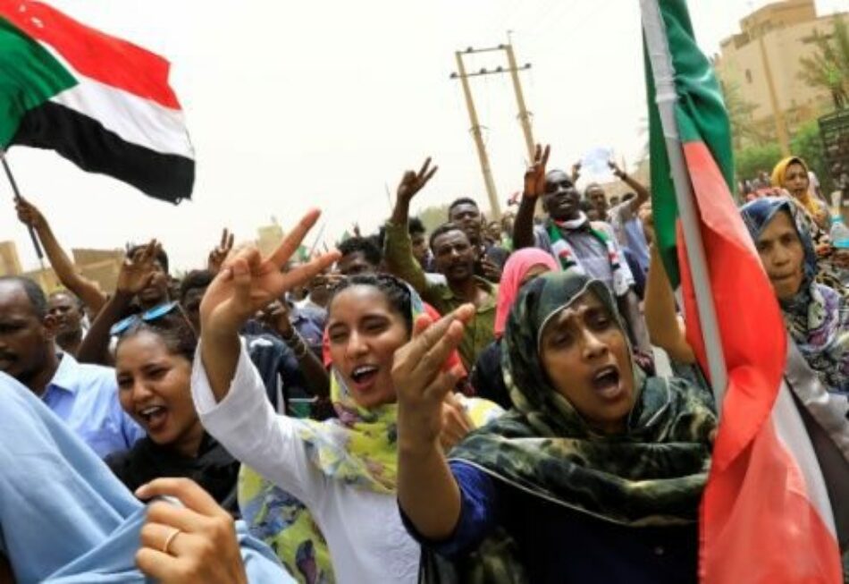 Miles de manifestantes piden el fin de la Junta Militar y el traspaso del poder a un gobierno civil en Sudán