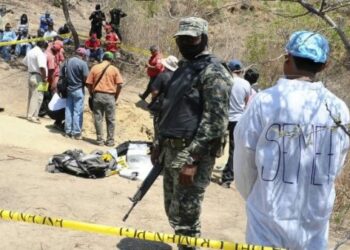 Revelan hallazgo de casi mil 500 cuerpos en 390 fosas en México