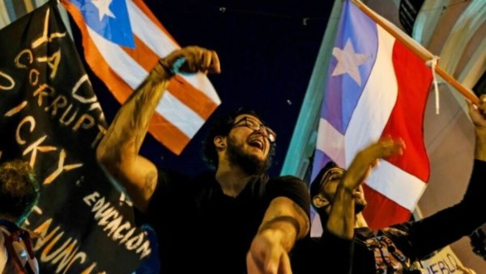 Más de 113 mil puertorriqueños exigen renuncia de gobernador