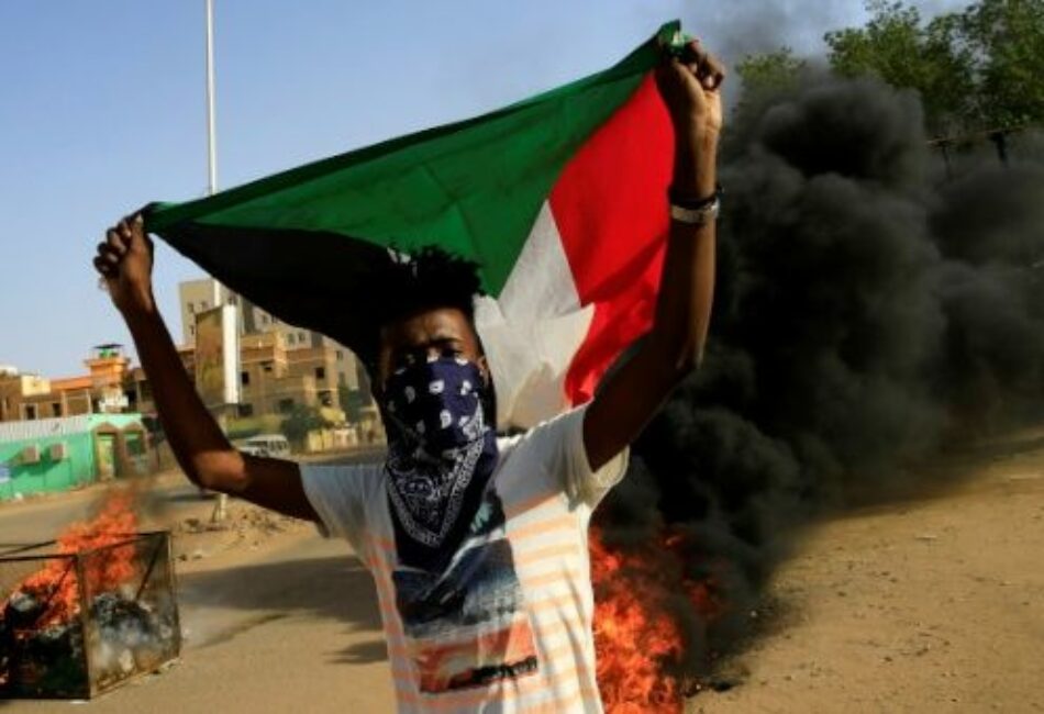 Oposición en Sudán rompe conversaciones tras asesinato de estudiantes