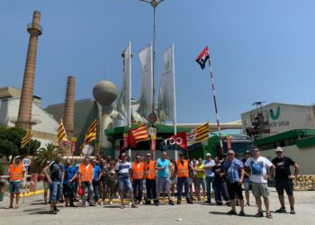 Huelga por la negociación colectiva en la planta de Vidrala de Castellar del Vallés