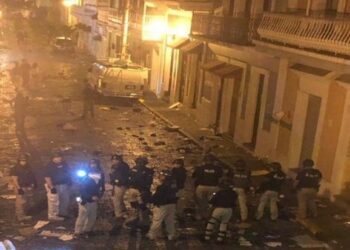 Denuncian represión policial contra manifestantes en Puerto Rico
