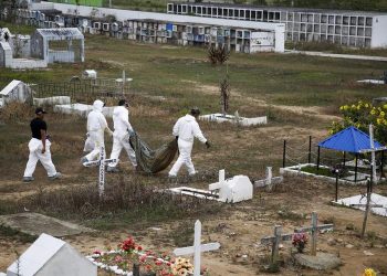 La JEP inicia la investigación de miles de víctimas sin identificar en Colombia