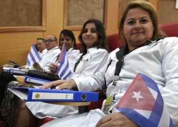 Cuba denuncia el acoso de Estados Unidos a sus misiones médicas solidarias