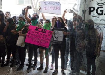 Movilizaciones multitudinarias inundan las calles de México contra la violencia de género