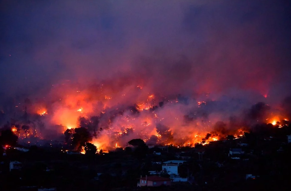 Incendio forestal en la Isla «Gran» Canaria   consume mil hectáreas y sigue sin control