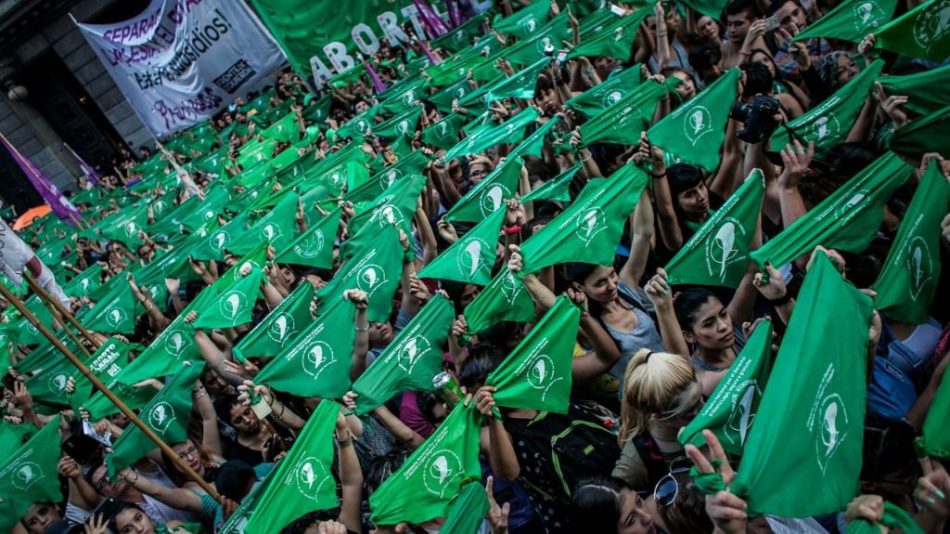 CGT se suma a la campaña internacional del 28S por el derecho al aborto