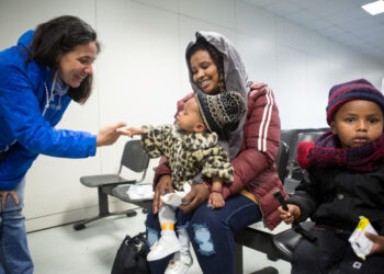 El responsable de ACNUR celebra el liderazgo africano y las acciones de solidaridad para la evacuación de refugiados desde Libia