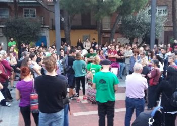 Decenas de personas se concentran en Alcorcón en repulsa a la represión policial durante un desahucio