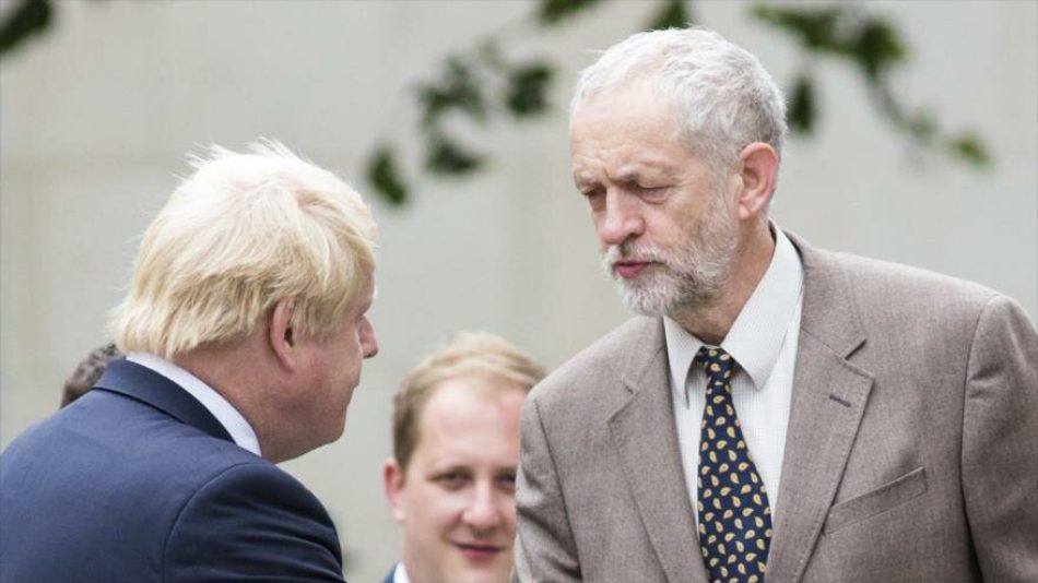 Corbyn ganaría elecciones si Johnson no logra adelanto electoral