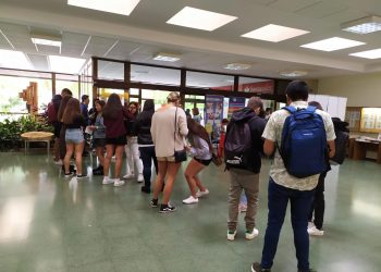 Colectivos estudantís protestan contra a xestión da tarxeta universitaria polo Banco Santander