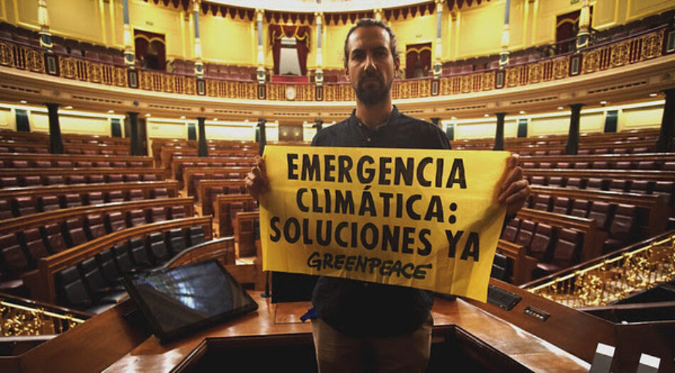 Greenpeace denuncia en el Congreso el vacío político frente a la emergencia climática