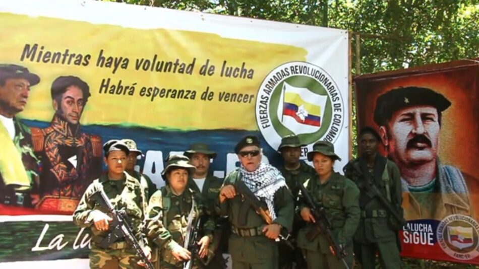 El comandante de las FARC Jesús Santrich reitera la intención de regresar a las armas en un nuevo video