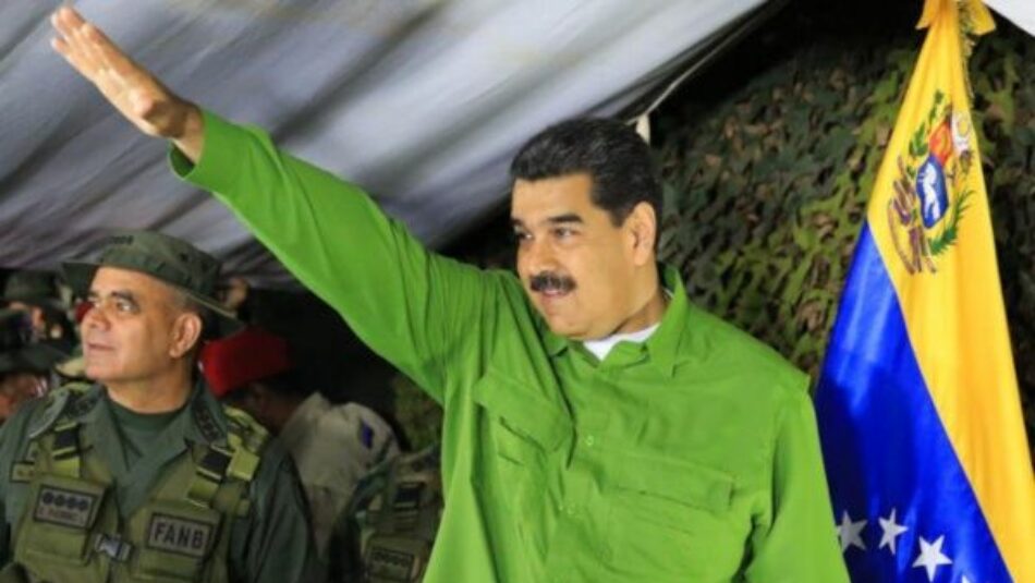 Maduro revisa operación de unidades militares desplegadas en la frontera