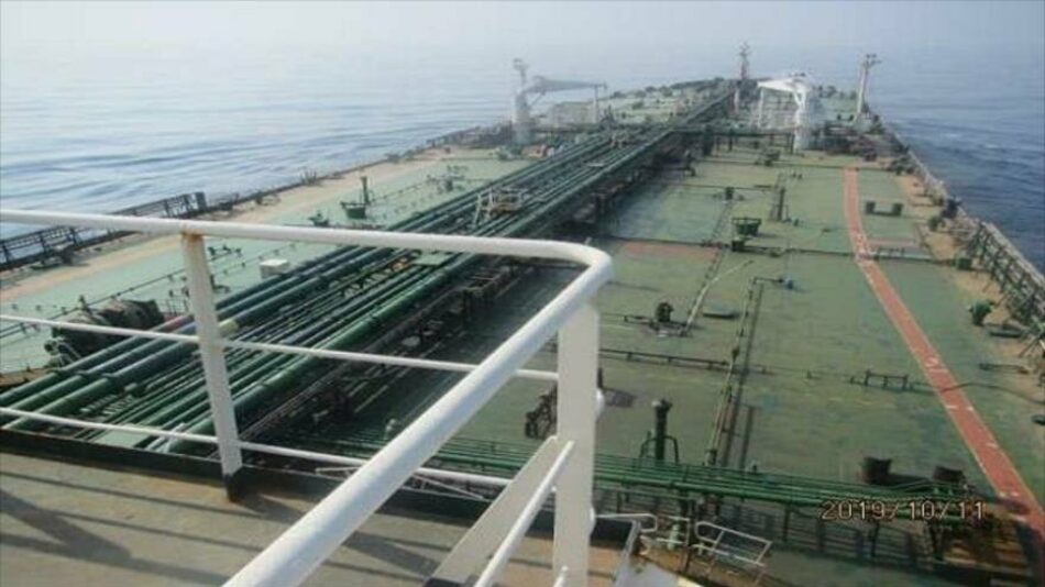 Petrolero iraní golpeado por dos misiles cerca del puerto de Yida