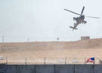 Helicópteros de EEUU trasladan a Daesh de Siria a Irak