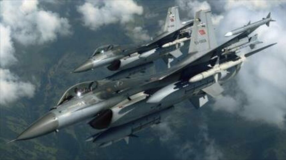 Cazas rusos ahuyentan a F-16 turco y frustran su ataque en Siria