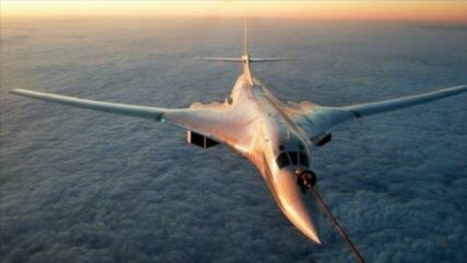 Rusia envía dos bombarderos estratégicos nucleares Tu-160 a África