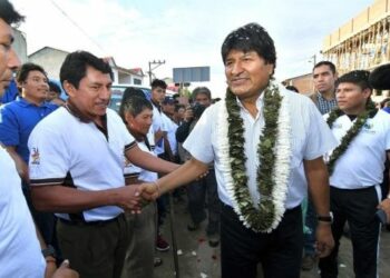 Evo Morales gana primera vuelta de elecciones en Bolivia y se esperan resultados definitivos