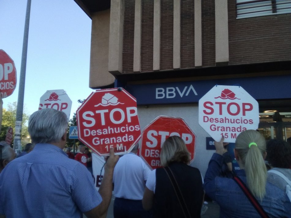 Stop Desahucios Granada 15M denuncia las malas prácticas del BBVA