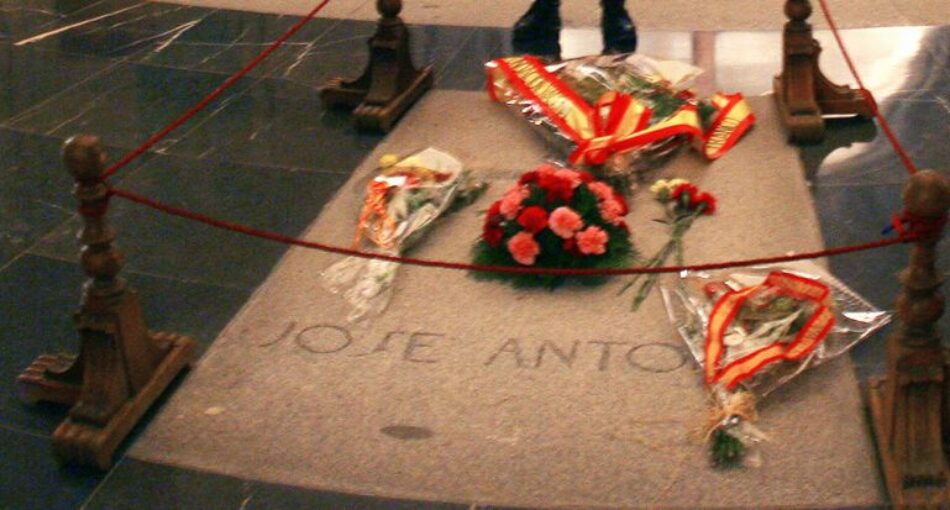 Compromís reclama la retirada de los restos de Primo de Rivera tras la exhumación de Franco
