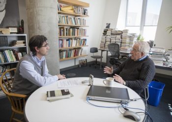 Noam Chomsky sobre la crisis del neoliberalismo en Ecuador