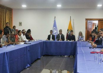 Gobierno e indígenas de Ecuador debaten sobre subsidio a combustibles