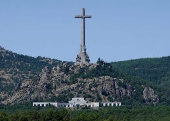 Eurodiputados saludan la exhumacion de Franco como un primer paso para europeizar las politicas estatales de memoria