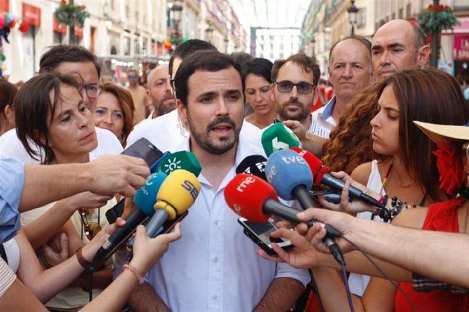 Alberto Garzón avisa que el PSOE propicia una “gran coalición” con la derecha y dice que “cuanta más fuerza tenga Unidas Podemos, más difícil que llegue a un acuerdo con PP y C’s”