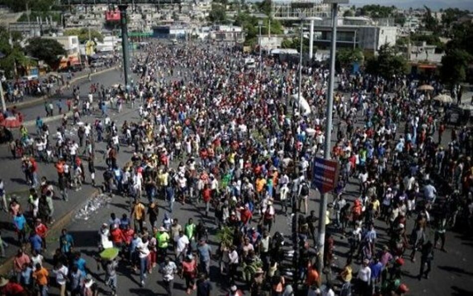 Protesta del sector salud pide renuncia de Moïse en Haití