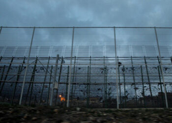 APDHA rechaza la sentencia que condena a nueve personas migrantes que saltaron la valla