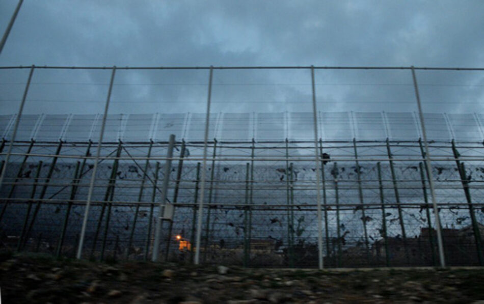 APDHA rechaza la sentencia que condena a nueve personas migrantes que saltaron la valla