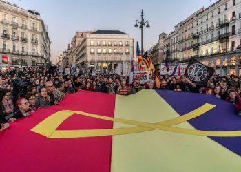 Cordones de seguridad, cargas policiales en Madrid y provocaciones de la extrema derecha en el sexto día de movilizaciones