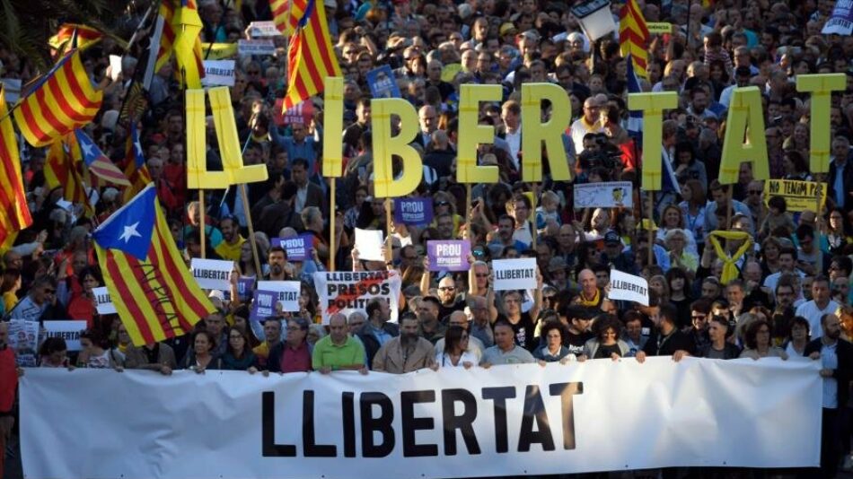 350.000 personas marchan en Barcelona para exigir la liberación de los líderes del procés
