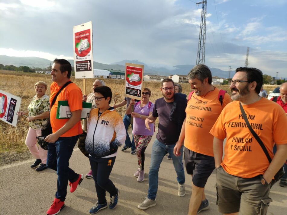 Málaga marcha por un ferrocarril público y social