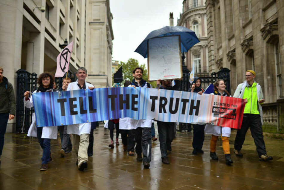 Más de mil científicos apoyan la desobediencia civil no violenta ante la crisis climática