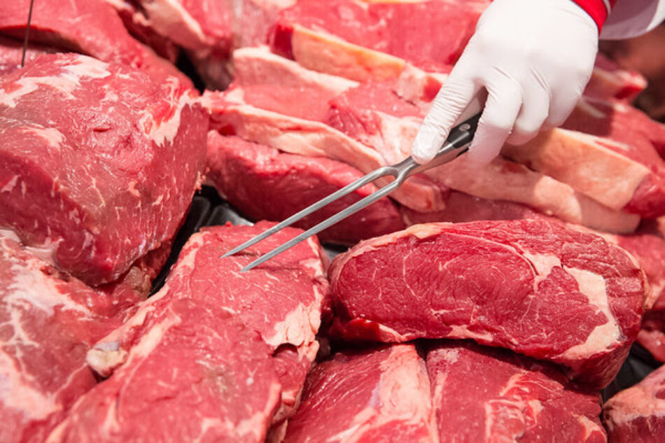 Barcelona se compromete a reducir su consumo de carne