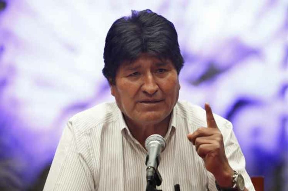 Denuncia Evo Morales retención en Bolivia de una delegación argentina