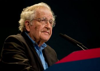 Chomsky sobre Bolivia: «El golpe de estado fue promovido por la oligarquía boliviana con el apoyo de EE.UU.»