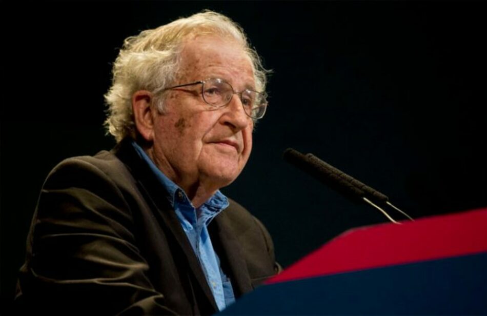 Chomsky sobre Bolivia: «El golpe de estado fue promovido por la oligarquía boliviana con el apoyo de EE.UU.»