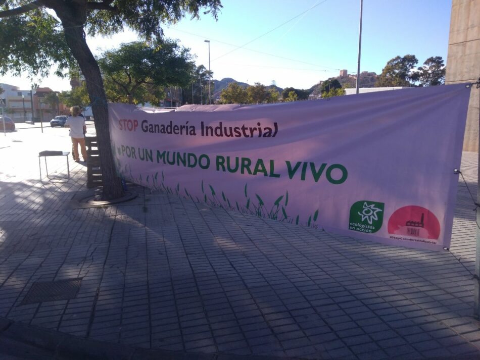 La denuncia de la ganadería industrial protagoniza el comienzo de Sepor Lorca, la feria de la industria cárnica