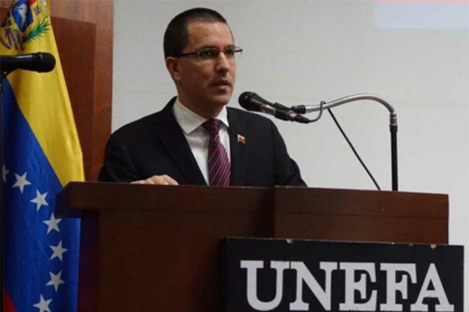 EE.UU. busca control político y recursos naturales en Venezuela, Arreaza